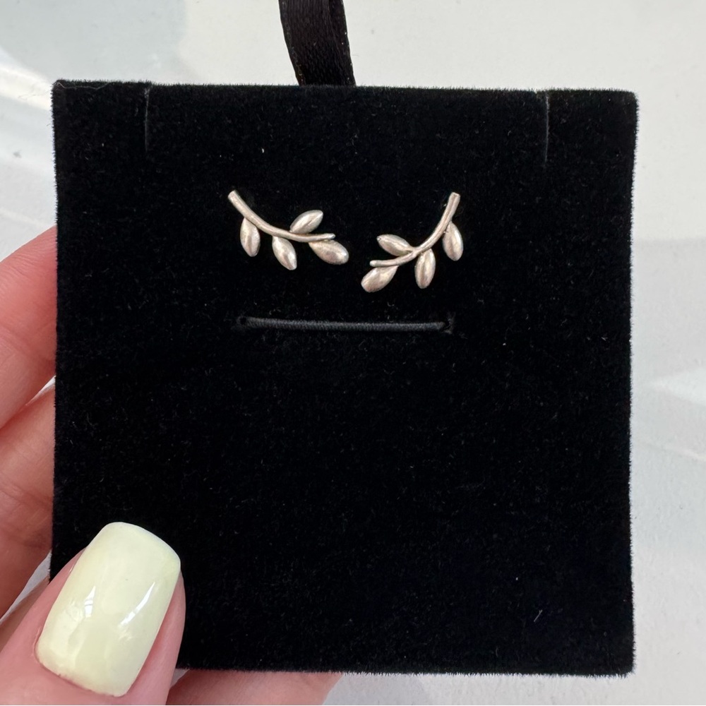 Elegant Sterling Silver 925 Leaf Earrings